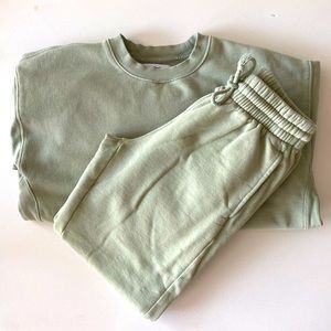 TNA Boyfriend Sweatsuit